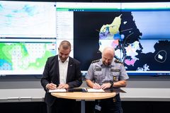 Systematics CEO Nikolaj Bramsen og Beredskabsstyrelsens direktør Kenneth Pedersen.