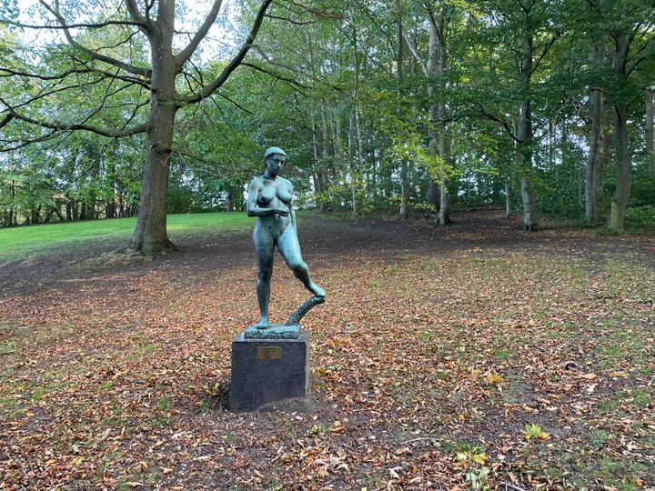 En stående Eva af Johan Galster
