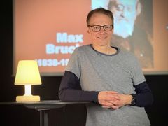 Mik Stegger formidler klassisk musik, så alle kan være med.