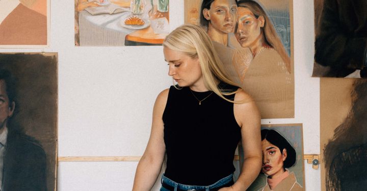 I vinterferien får Randers Bibliotek besøg af Mathilde Olsen; en prisvindende portrætmaler, særligt kendt for sine fantastiske portrætter malet med akryl på glas.