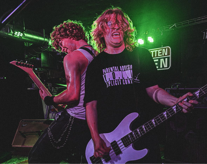 Det lokale band GLASSKÅR er klar til at give børn og unge en oplevelse af, hvad metalmusik kan være.