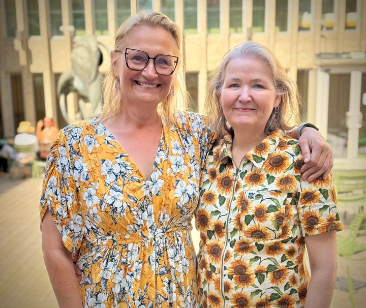 Bettina Boddum og Lena Koldsø står for Solsikkefestivalen på Randers Bibliotek i september 2026.