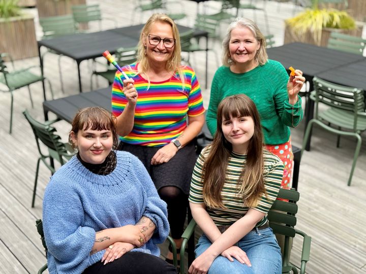 Lena Koldsø og Bettina Boddum fra Randers Bibliotek sammen med Thea Nørgaard Feldager og Sara Thelén Schlüter fra Randers Regnbuen.