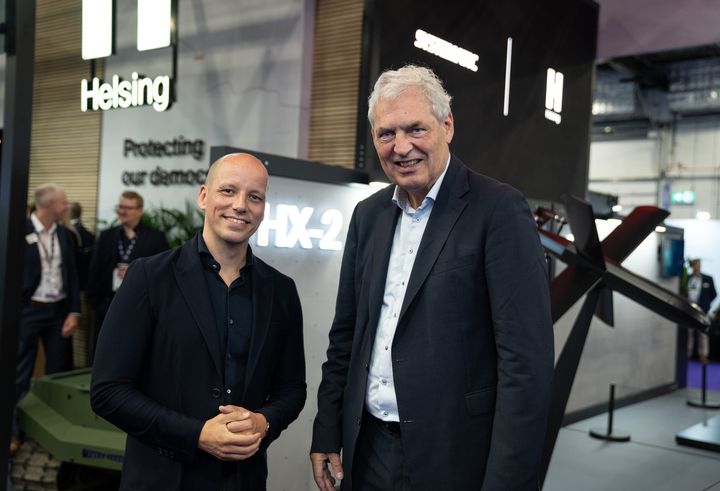 Gundbert Scherf (l) and Michael Holm at the DSEI 2025 trade show