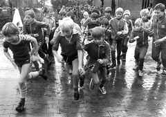 Foto fra Korup Skole i Odense under "De Fynske Skolers Motionsløb" i 1982. Det var begivenheden, som siden udviklede sig til Skolernes Motionsdag.