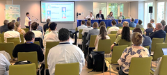 Den 25. juni 2025 samlede ShapingBio-konsortiet aktører fra hele Europa til »ShapingBio Summit: Empowering Europe – Leading the Deployment in the Bioeconomy« i Bruxelles. Her mødtes EU-institutioner, virksomheder, forskningscentre og andre nøglespillere i bioøkosystemet for at drøfte vejen frem for Europas bioøkonomi. (Foto: Laïla Dam, Food & Bio Cluster Denmark)