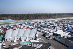 From April 24 to 26, 2026, the Hockenheimring will once again become the premier gathering place for classic car enthusiasts. VETERAMA Hockenheim traditionally kicks off the new season for lovers of classic vehicles, transforming the legendary racetrack into a vibrant paradise of technology, history, and emotion for three days.