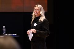 ”Kommunalvalget den 18. november – og valgkampen op til – er et oplagt tidspunkt at give håndtryk på, at kommuner og civilsamfund skal styrke samarbejdet,” udtaler Anna Bjerre, formand for Frivilligrådet i forbindelse med lanceringen af anbefalingerne.
