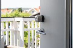 Discreetly mounted on the inside of the door, completely invisible from the outside