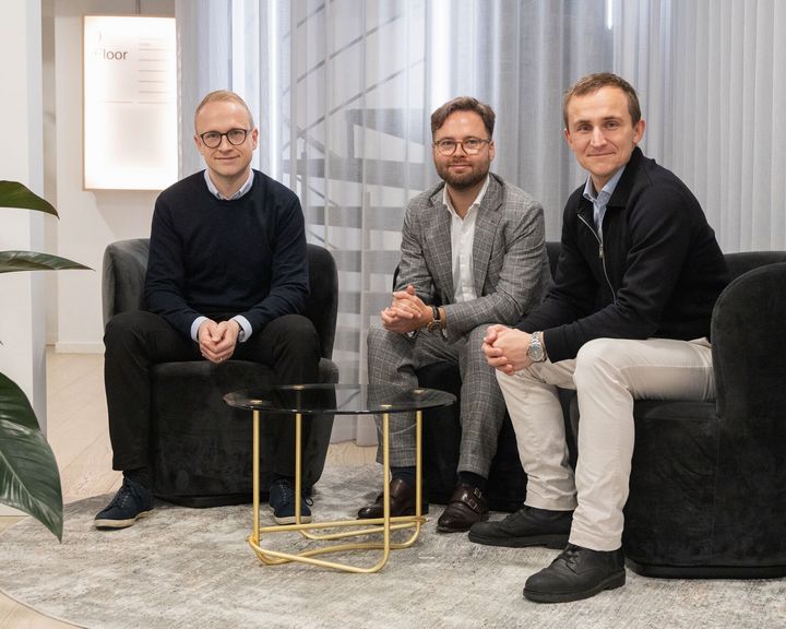 Aske Buemann, CEO og medstifter af TaxHelper, Martin Hegelund, CGO og medstifter af Shine og Danni Gregersen, CTO & medstifter af TaxHelper.