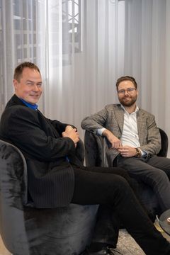 Jonatan Evald Buus (til venstre), stifter af Transpayrent, der bliver en del af Shine med ansvar for betalingsområdet og Martin Hegelund (til højre), CGO og medstifter af Shine.