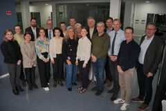 Fællesbillede af Sundhedsråd Østdanmark og Øerne. Fra venstre: Pernille Beckmann, Julie Hoff Sørensen, Tina Boel, Mikkel Dam, Tina-Mia Eriksen, Christian Wedell-Neergaard, Dorthe Adelsbech, Marie-Louise Brehm Nielsen, Charlotte Bagge, Jan Herskov, Anette Fynbo Blem, Sofie Holm, Søren Hansen, Benny Damgaard, Thomas Cilius Hansen, Kent Kristensen, Torben Hollmann og John Hansen. Medlemmer af sundhedsrådet, der ikke er med på fællesbilledet: Simon Hansen, Thomas Breddam og Iben Krog.