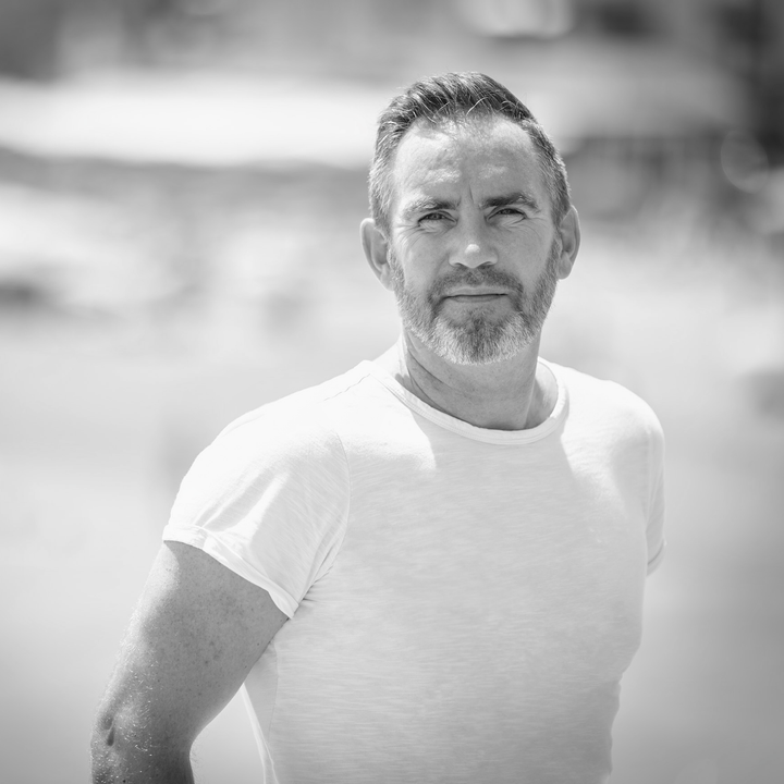 Per Jacobsen udgiver sin virale horror-julekalender 24 Dage på dansk til jul.