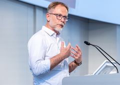 Direktør Claus Højte fra Lejernes LO Hovedstaden til international konference for lejerorganisationer i Wien i 2025.