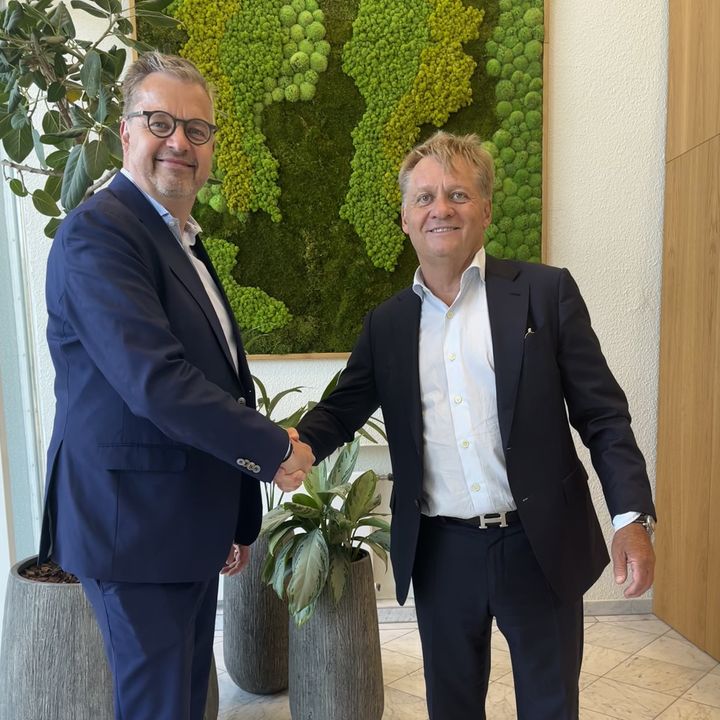 Fra venstre mod højre: CEO, KMD, Thomas Jul, sammen med CEO, Aeven, Henrik Bodskov