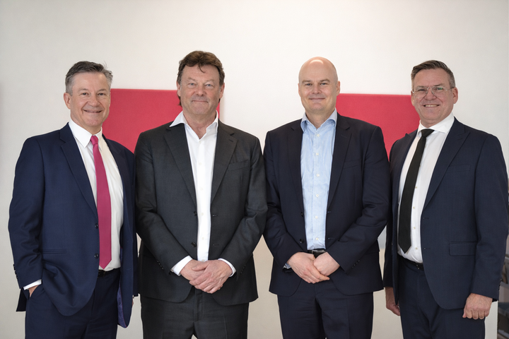 Fra venstre mod højre: Klaus Koefoed, Adm. Direktør, T-Systems Nordeuropa; Carsten Fensholt, CEO, Aeven; Søren Lorenzen, CCO, Aeven; Kaare Førby, Director, Business Transformation & Innovation, T-Systems Nordeuropa.