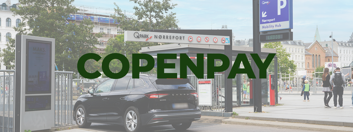 Sort elbil kører ind i Q-Park Nørreport. CopenPay logo i grøn over foto.