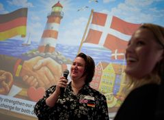 The Interreg project GrønBusiness supports companies in the German-Danish border region in implementing sustainable business models. It demonstrates how EU Cohesion Policy drives economic transformation at the local level and across borders. In the picture: Ines Rüttinger, project manager, KielRegion.