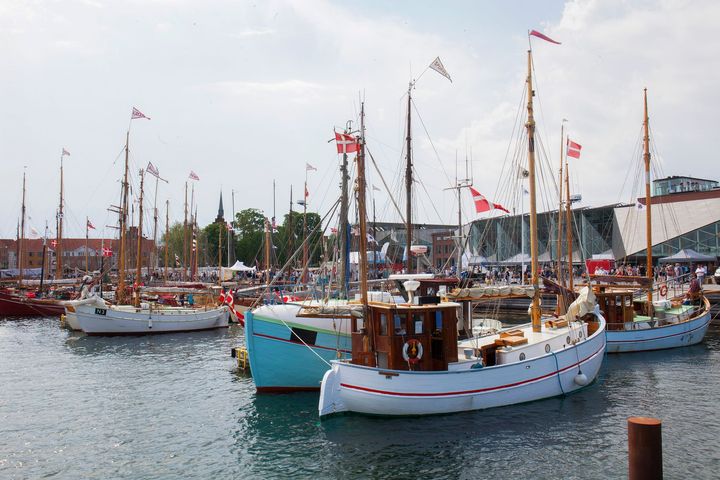 KAJ-KALAS: Lørdag d. 7. august byder M/S Museet for Søfart, Maritimt Værksted Hal 16 og Kulturværftet til gratis fest med dans, musik og udsigt til smukke træbåde.