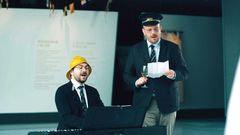 Cilius og Faber åbner udstillingen i programmet med en sang i museets auditorium