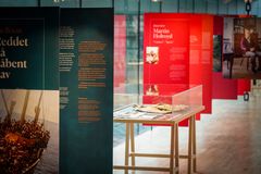 Fra udstillingen 'SOS - Reddet på åbent hav' på M/S Museet for Søfarft.