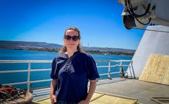 Sine Plambech ombord på redningsskibet GEO BARENTS, hvor hun har fulgt redningsaktioner og dokumenteret mødet mellem de reddede og redderne.