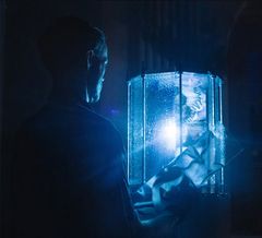 Den nye lysfestival 'GLØD - Elsinore Light Festival' i Helsingør foregår fra d. 16 januar frem til 6. februar. GLØD byder på fem forskellige lysværker, der kan opleves på fem forskellige steder omkring Kulturhavnen. Værket "Den blå time" kan gratis opleves hver dag ved solnedgang på Kronborg Slot. Værket er skabt af: Den Sorte Skole og Spøgelsesmaskinen.