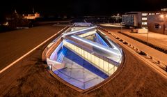 Kulturhavn Kronborg i Helsingør. Fra d. 16. januar - 6. februar vil 'GLØD - Elsinore Light Festiva' gøre kulturhavnen i Helsingør til et rum for lys, lyd og eftertanke. Festivalen byder på alt fra det audiovisuelle værk FIRST LIGHT midt på havnen til en lysende havfrue i vandet og meditativ skumringsoplevelse. Det er Helsingør Kommune, Helsingør Havne, Kronborg Slot og M/S Museet for Søfart står bag den nye lysfestival i Helsingør  'GLØD - Elsinore Light Festivall'.