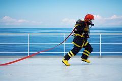 Titel:' Træk vejret og tag gearet på'. Lokation. Middelhavet. Fotograferet af Loran Zalde P. Desalves i 2022. Indsendt til projektet Life at Sea. Alle fotos stammer fra ITF Seafarers' Trust's digitale billedarkiv.