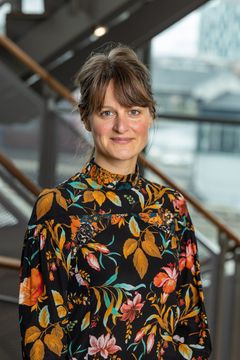 Jessica Larsen er seniorforsker hos DIIS og forsker i maritim sikkerhed. Torsdag d. 9. april besøger hun M/S Museet for Søfart for at fortælle om den russiske skyggeflåde. Jessica Larsen forsker bl.a. i, hvordan maritim kriminalitet, geopolitiske spændinger og hybride trusler til søs påvirker navigationsfriheden.