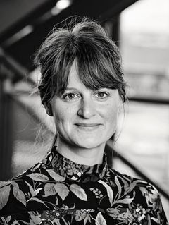 Jessica Larsen er seniorforsker hos DIIS og forsker i maritim sikkerhed. Torsdag d. 9. april besøger hun M/S Museet for Søfart for at fortælle om den russiske skyggeflåde. Jessica Larsen forsker bl.a. i, hvordan maritim kriminalitet, geopolitiske spændinger og hybride trusler til søs påvirker navigationsfriheden.