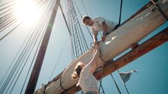 I projektet UngHavn kan unge mellem 12 - 25 år bygge skibsmodeller, tage på sejlads og skabe stærke fællesskaber. Hele sommeren kan de unges store skalamodeller af historiske og lokale skibe ses i sommerudstillingen 'UngHavn' på M/S Museet for Søfart.
