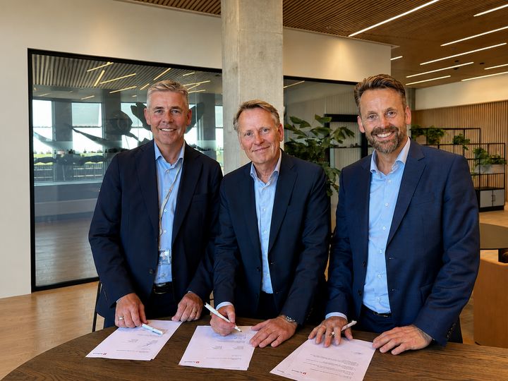 Fra venstre bankdirektør i AL Sydbank Svend Randers, Kim Bai Wadstrøm, EVP, privatdirektør i Alm. Brand A/S, og Mads Foged, direktør i Privatsikring A/S.