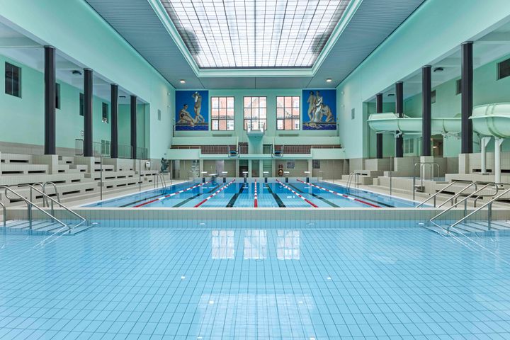 Frederiksberg Svømmehal set indefra.