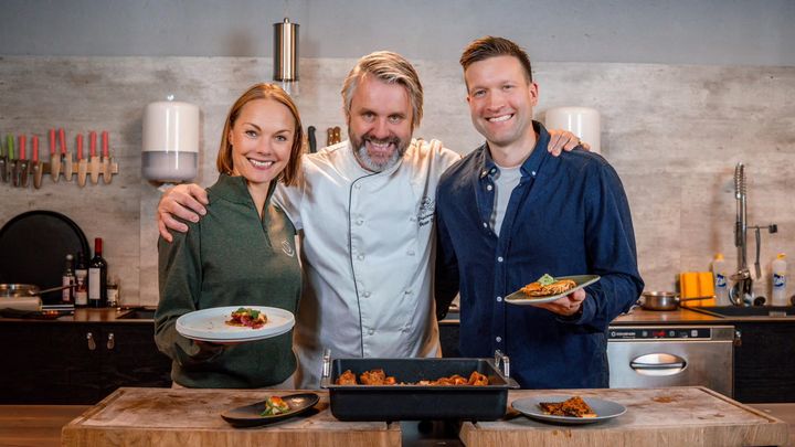 F.v. Mari-Anna Staavi, Too Good To Go, kokk i MENY-lauget, Roar Sjåvåg, og Kristoffer Tvilde, @krisslovesfood. Foto: MENY