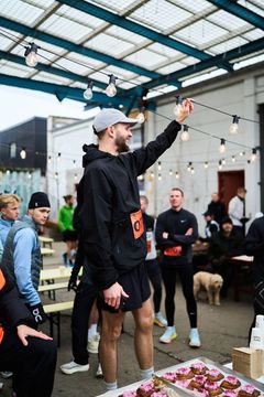 Fastelavn Bun Run 2025. Simon Evers, stifter af Tipster og løbsarrangør.