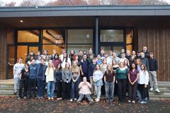 Udendørs fællesbillede med Ungeborgersamlingens medlemmer.