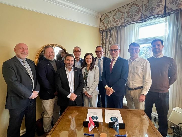 Signing ceremony for the ESA's "HydRON Element 3" programme at the Space Symposium in Colorado Springs. Copyright: Laurent Jaffart