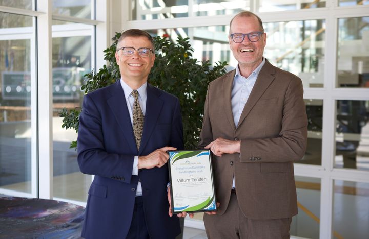 På billedet ses Jens Kann-Rasmussen, bestyrelsesformand i Villum Fonden og Lars Bo Nielsen, direktør i Villum Fonden.