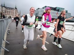 Løbere krydser Lille Langebro i København