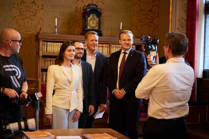 Billedet viser Joanne Bywater (LA), Alexander Ryle (LA) Jens-Kristian Lütken (V) og Christian Bülow (DF).