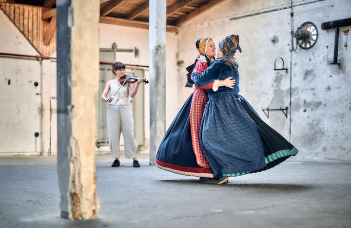 En stor bevilling fra A.P. Møller Fonden skal sikre overlevelsen af danske folkedanse