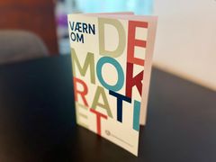 Demokrativærnets første publikation "Værn om Demokratiet" udgives torsdag den 3. september i forbindelse med Demokratikonferencen. Den kan fra den 15. september downloades fra Demokrativærnets hjemmeside.
