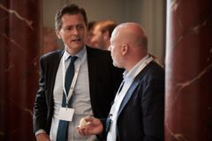Fra venstre: Andrew Hjuler Crichton, Generalsekretær Advokatsamfundet og Søren Kryhlmand, viceadm. direktør Dansk Industri