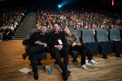 Søren Sieg, Dennis Drejer og Lise Korsgaard afvikler Ehandelsdagen i KulturCenter Skive