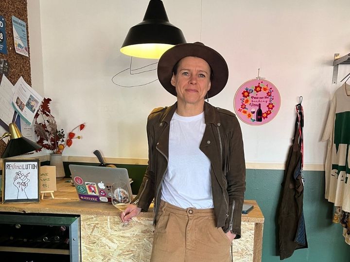 Trine Fisker i sin vinbar 'Tanken' i Breum