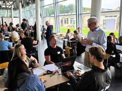 Case Competition foregår i grupper på tværs af uddannelser