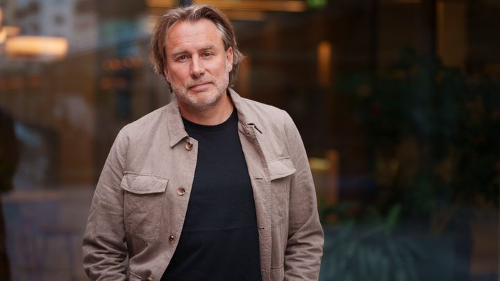 "Med DCAI har Danmark og resten af Norden fået en reel mulighed for at være med i front på den udvikling. Jeg tiltræder med et klart fokus på at bygge og skalere suveræne AI-løsninger, der skaber reel værdi for erhvervsliv, samfund og forskning," siger Martin Svensson.