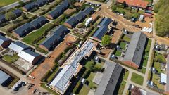 Renoveringen af de 172 boliger i Brande Boligforening skal både forbedre boligernes kvalitet og sikre et mere moderne og energieffektivt boligområde. Foto: Boligkontoret Danmark