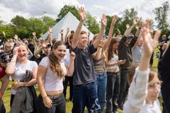 Elever fra Midtsjællands Efterskole fejrer grundlovsdag